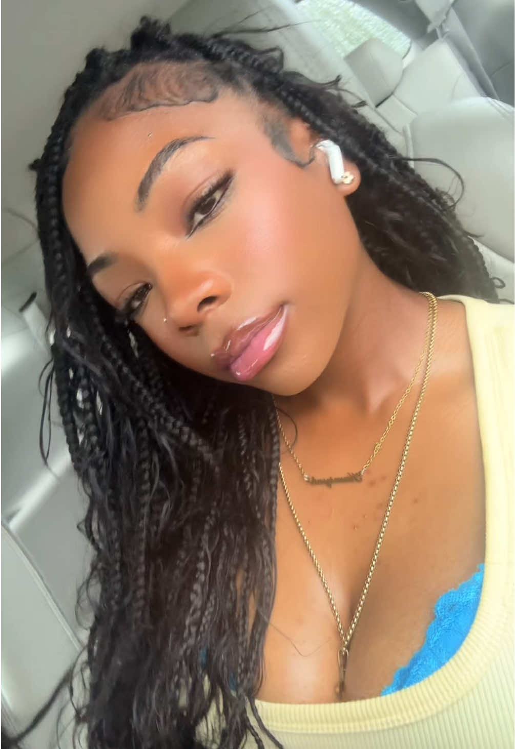 @Ms out the way💗
