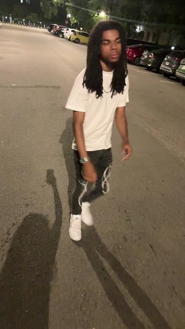 @Gravon_