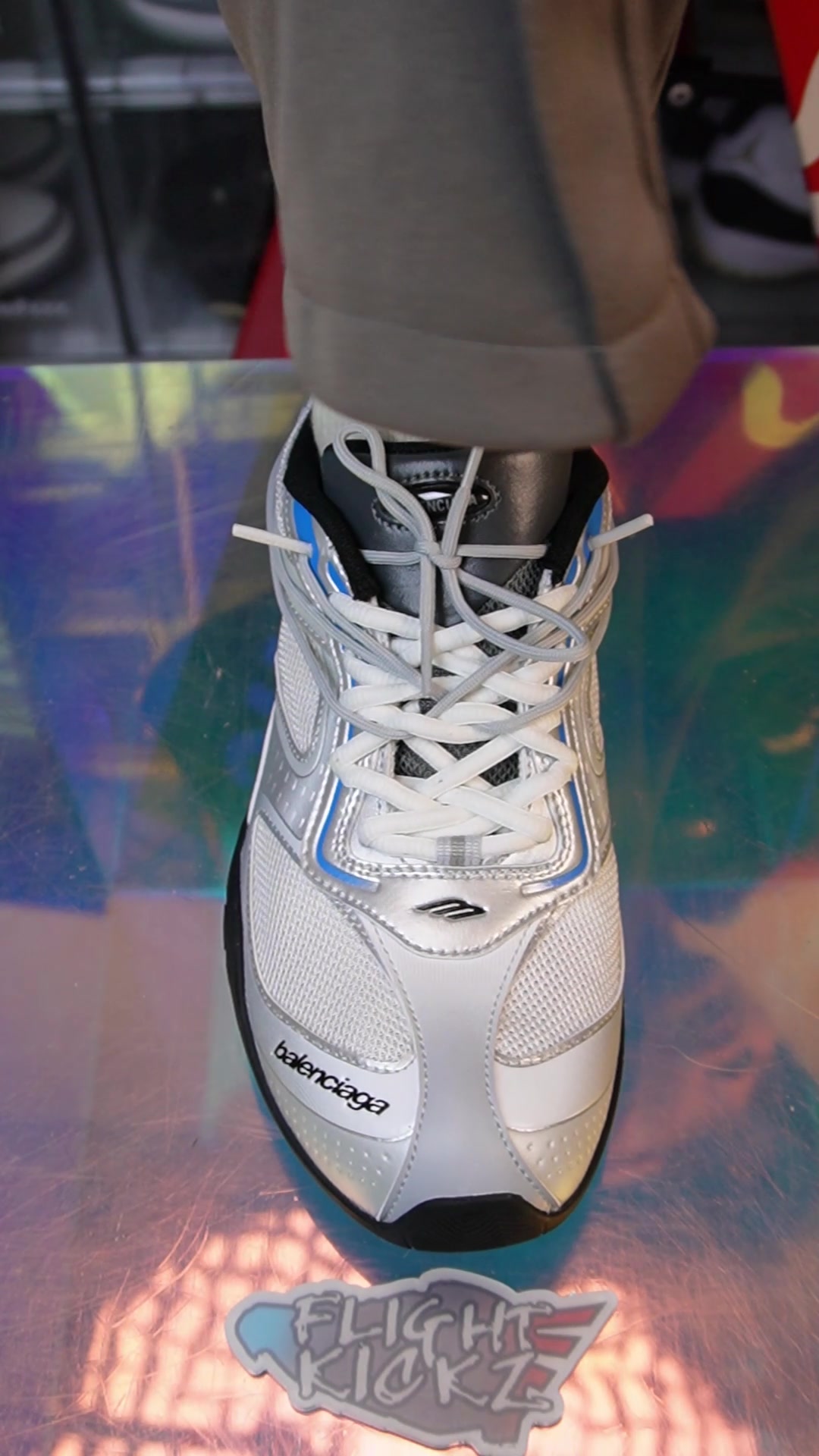 @Lacedsneaker