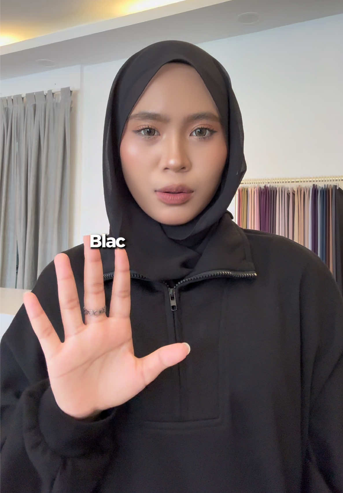 @ZEEZ SCARVES