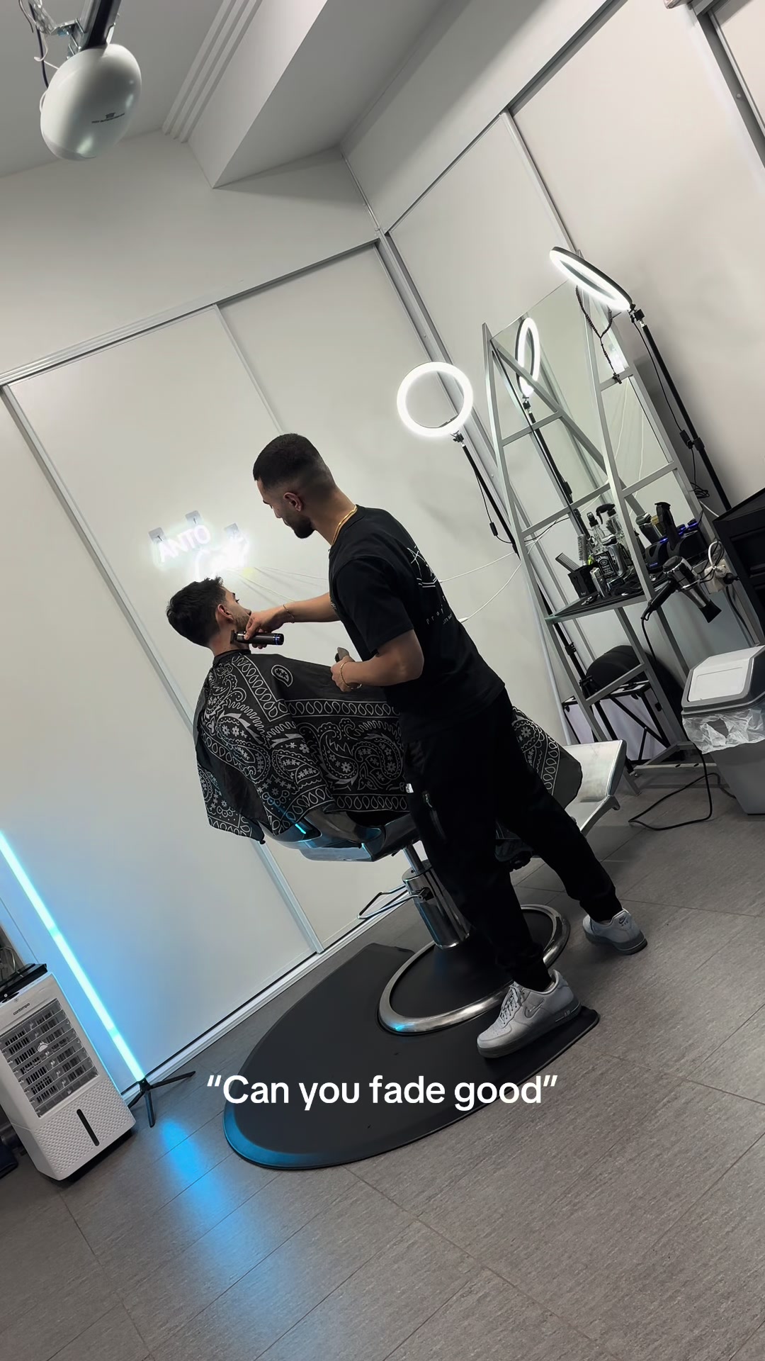 @Sydney Barber • Anto Cuts ๐