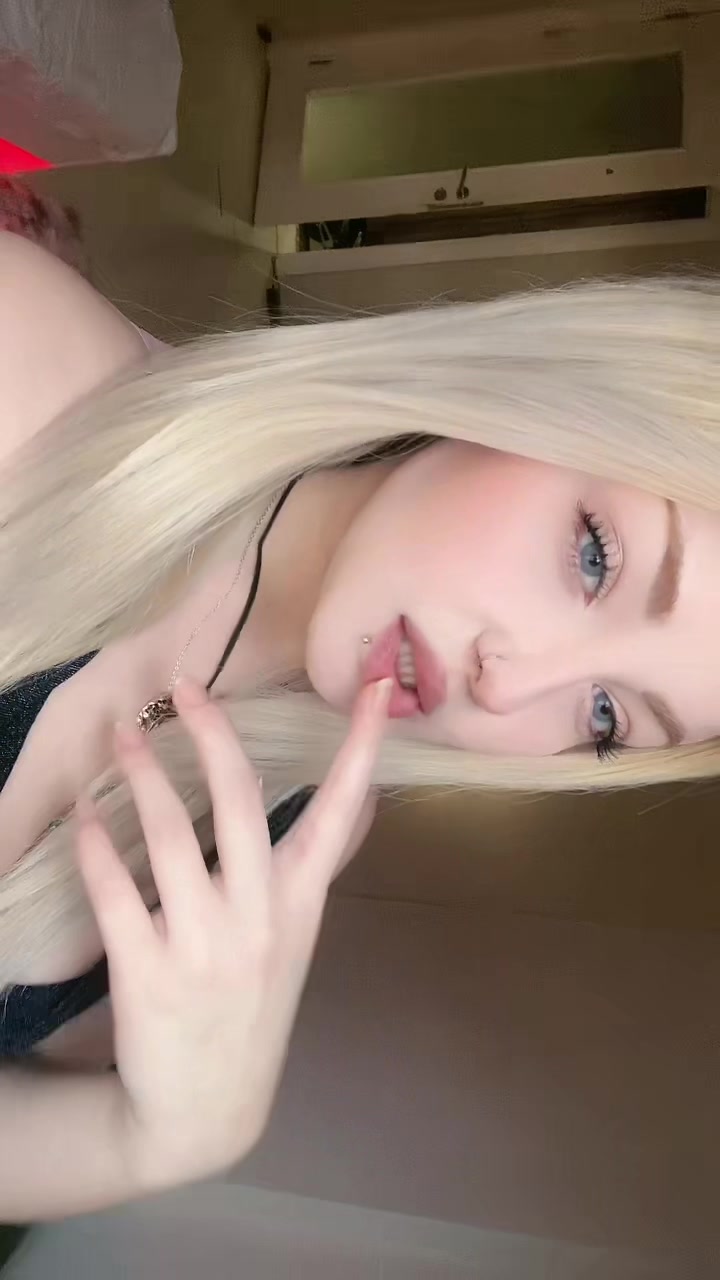 @Elaaaa