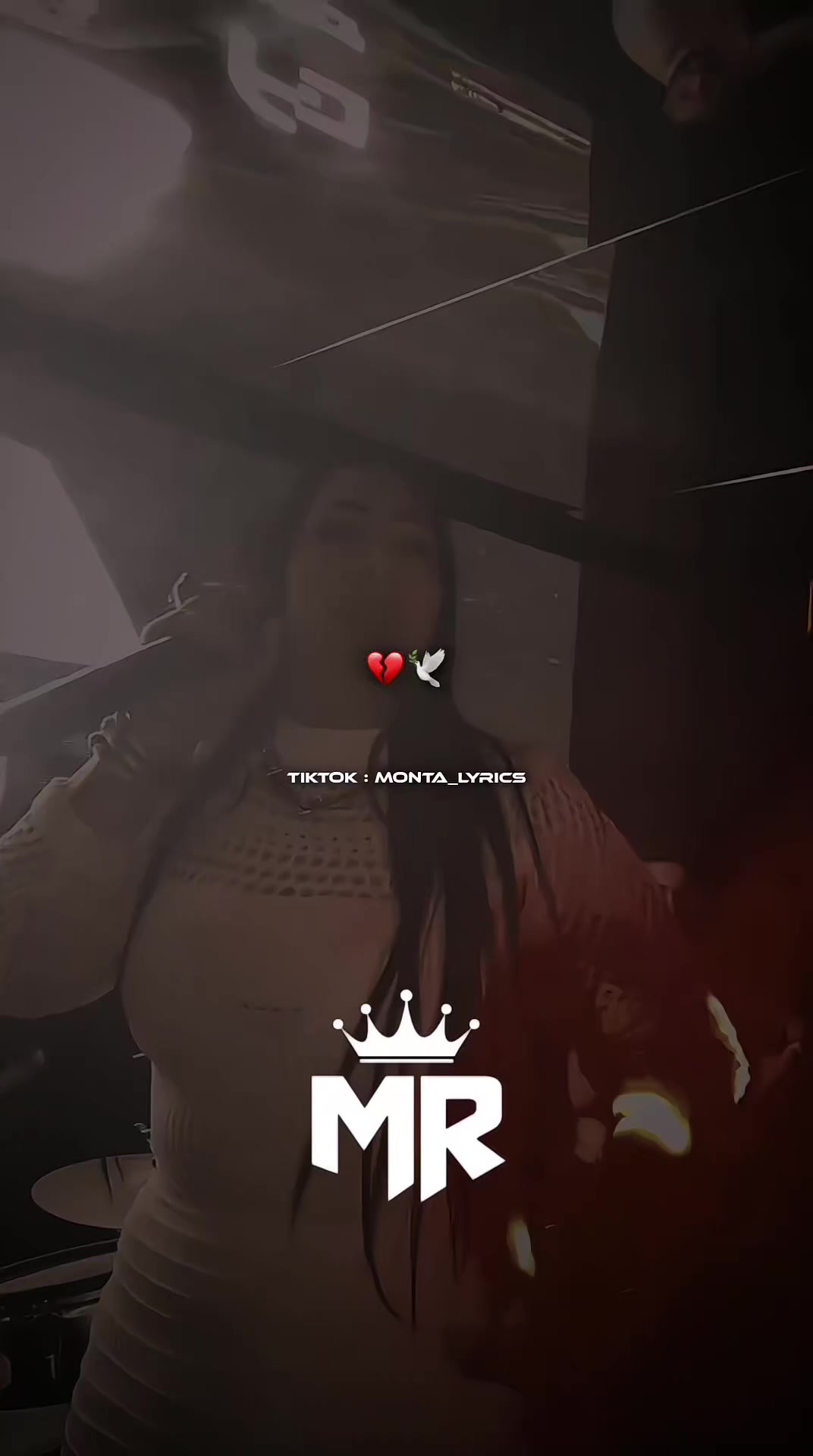 @𝙈𝙤𝙣𝙩𝙖 𝙇𝙮𝙧𝙞𝙘𝙨 🥇