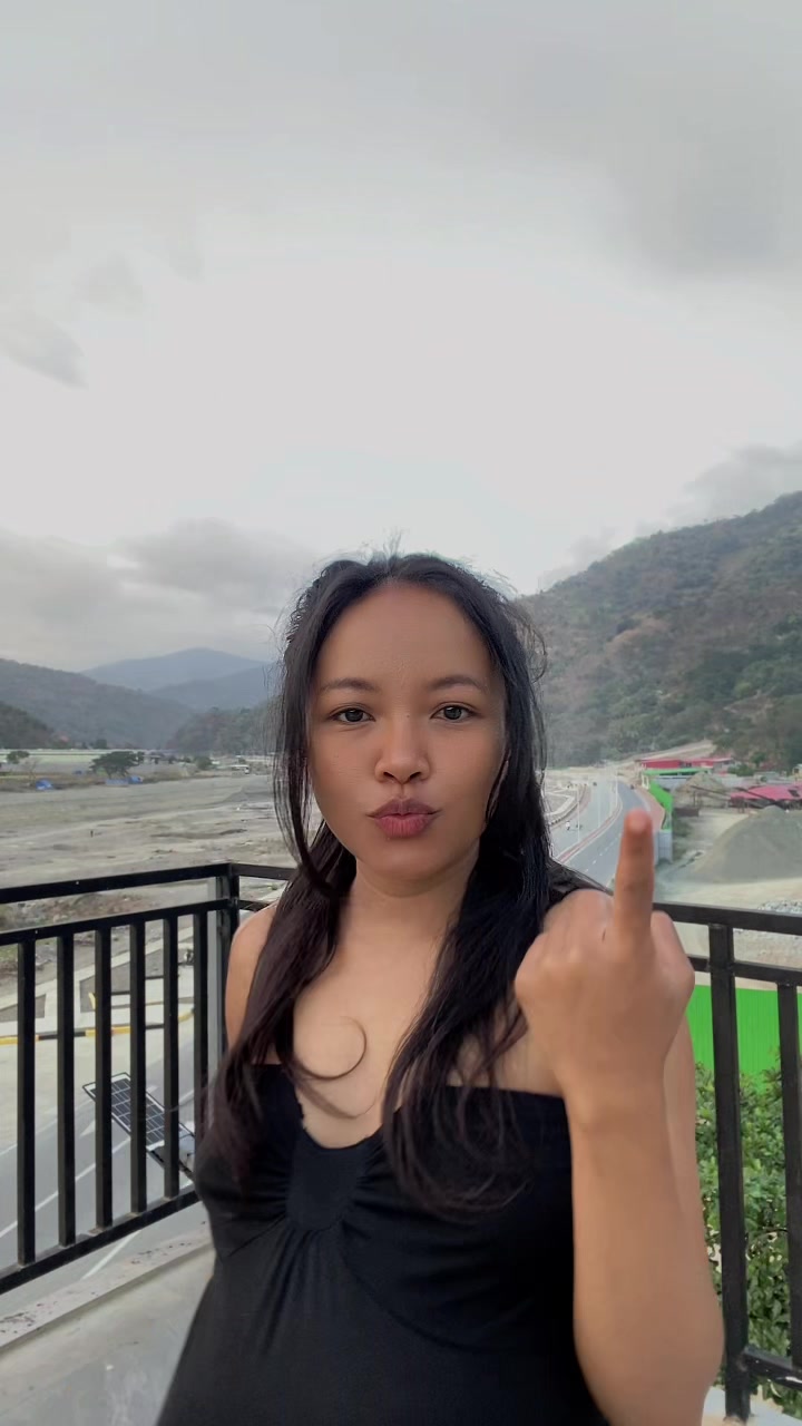 @ViviLau
