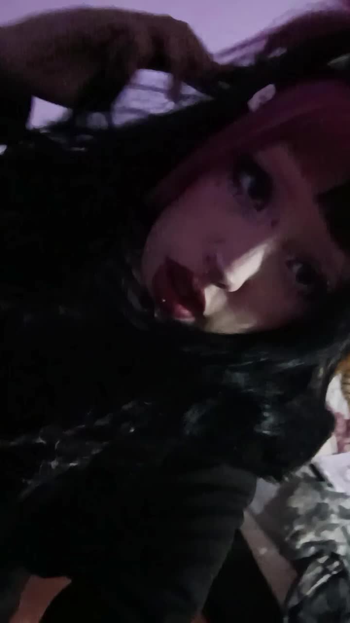 @;3