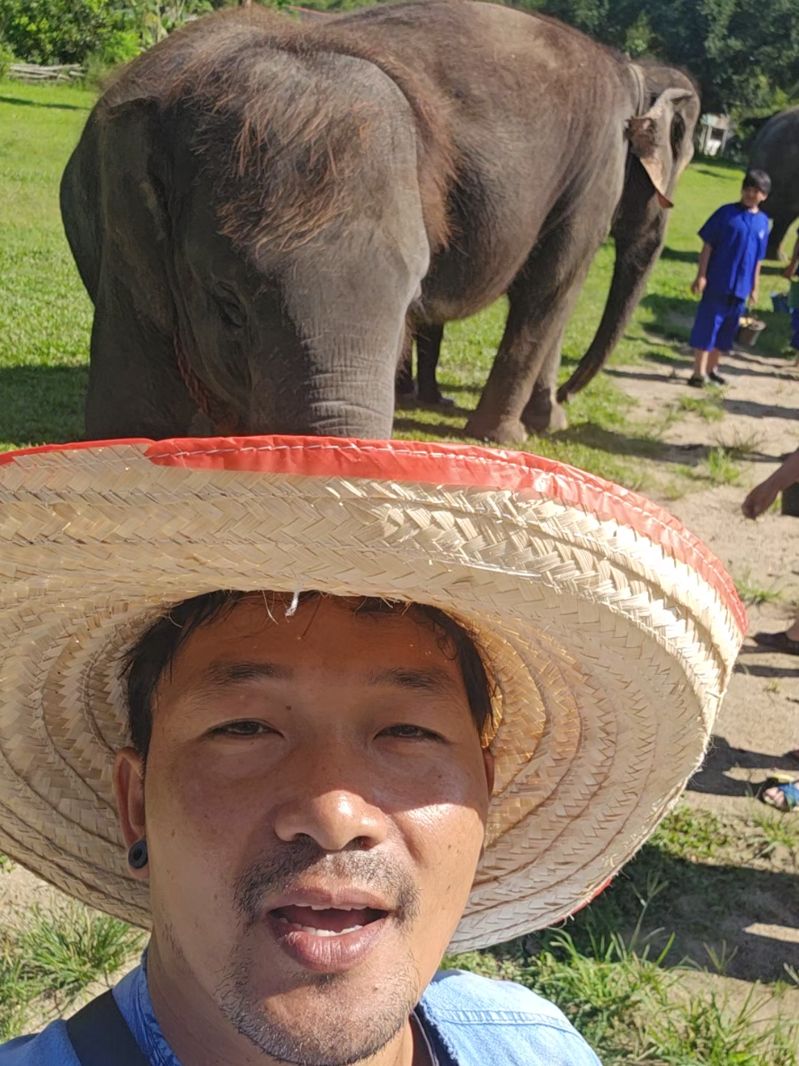 @ควาญแดง พลายภูพิงค์