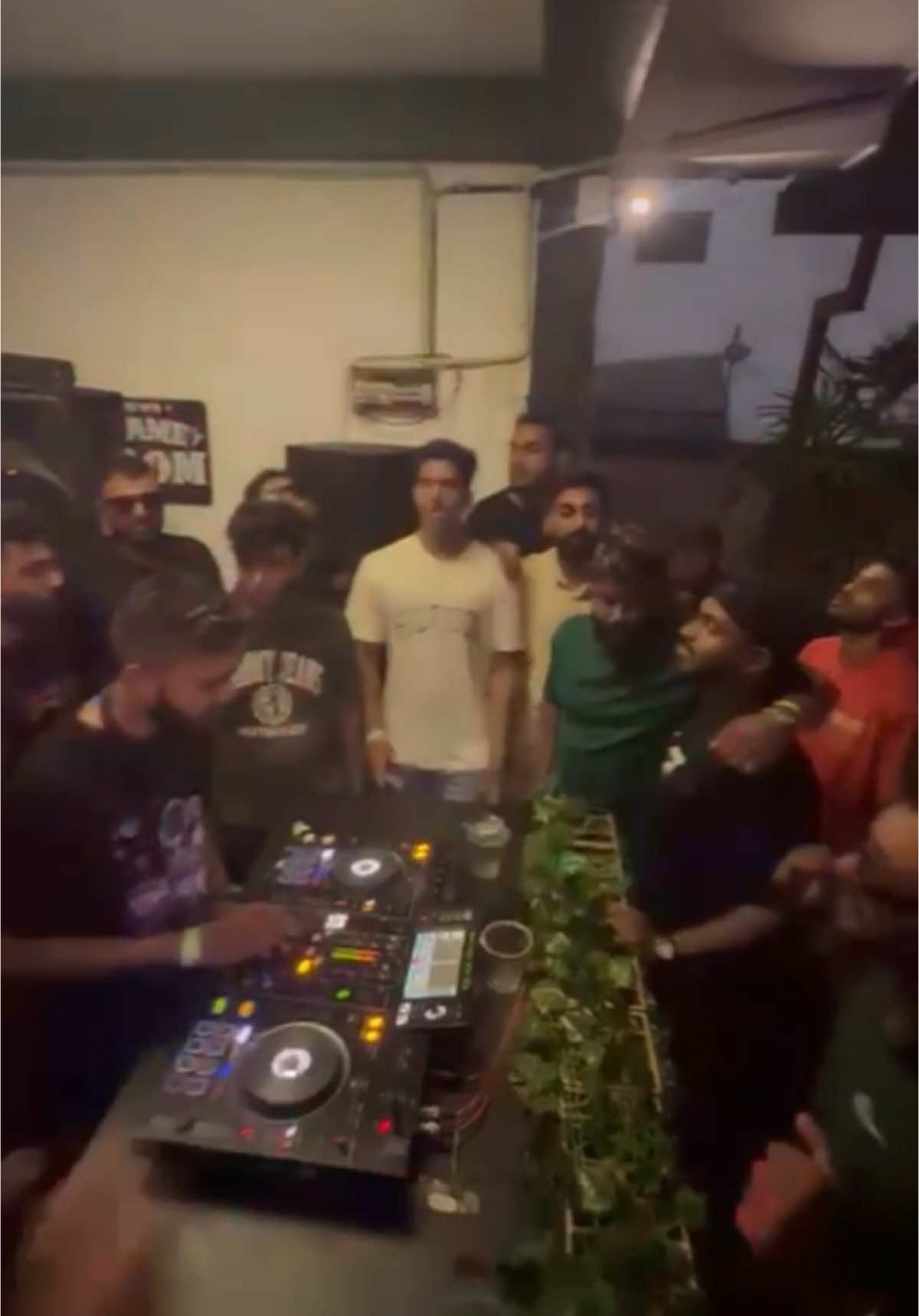 @Dj Lahiru Colombo