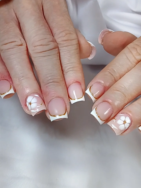 @Ana// Instrutora nails