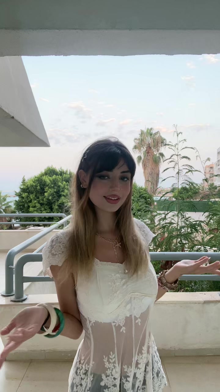 @adelinaskim