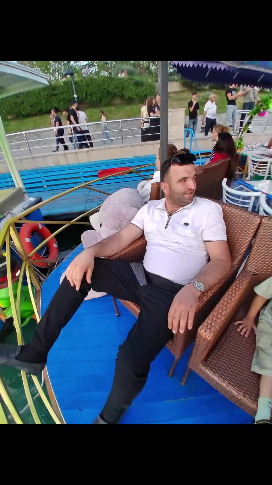 @v&uuml;sal