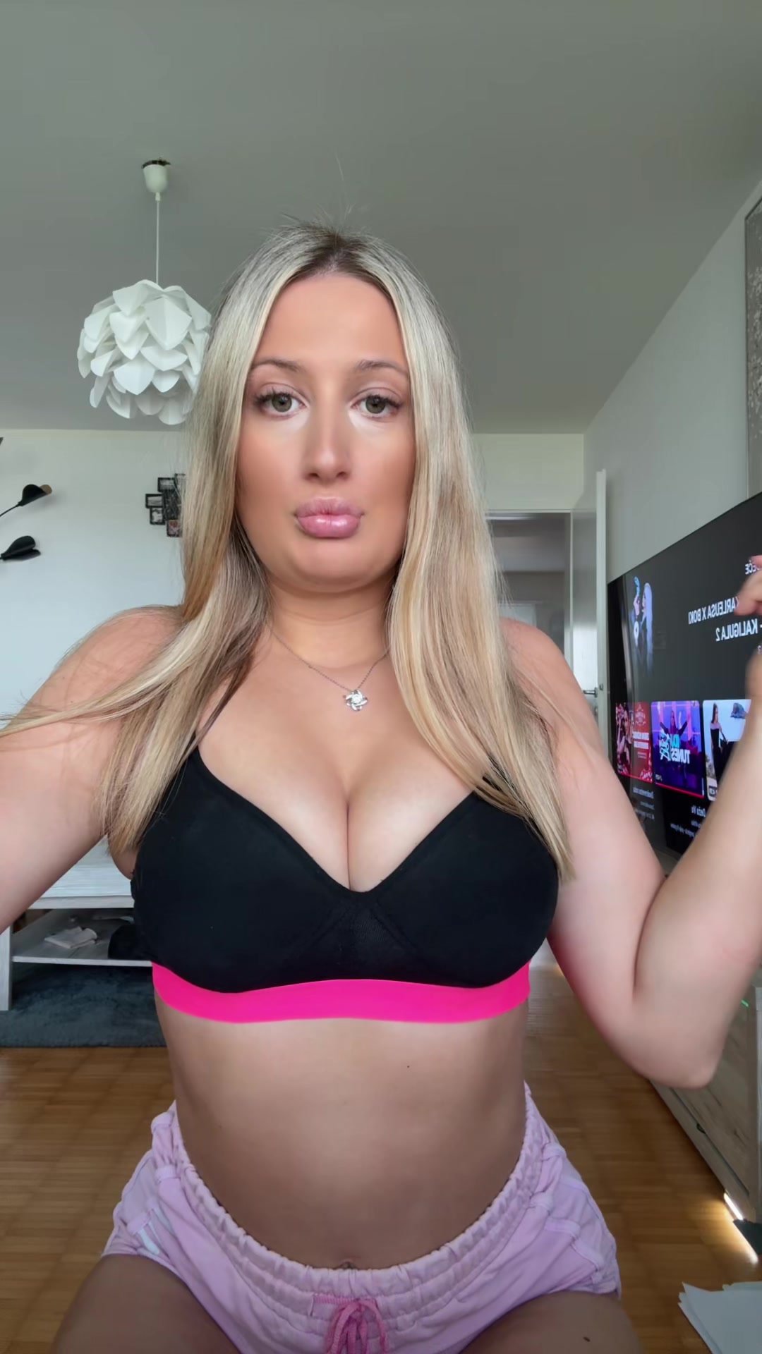 @iamandjelaas