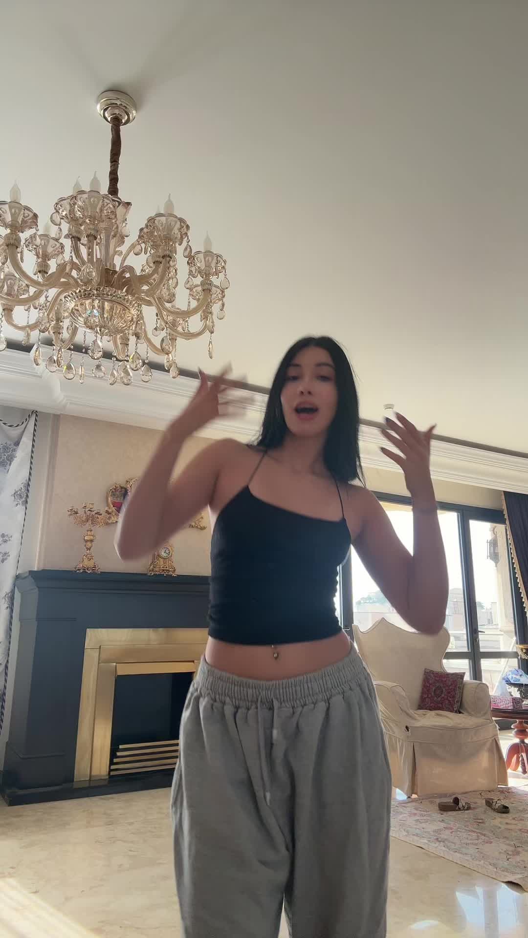 @arianazareei__