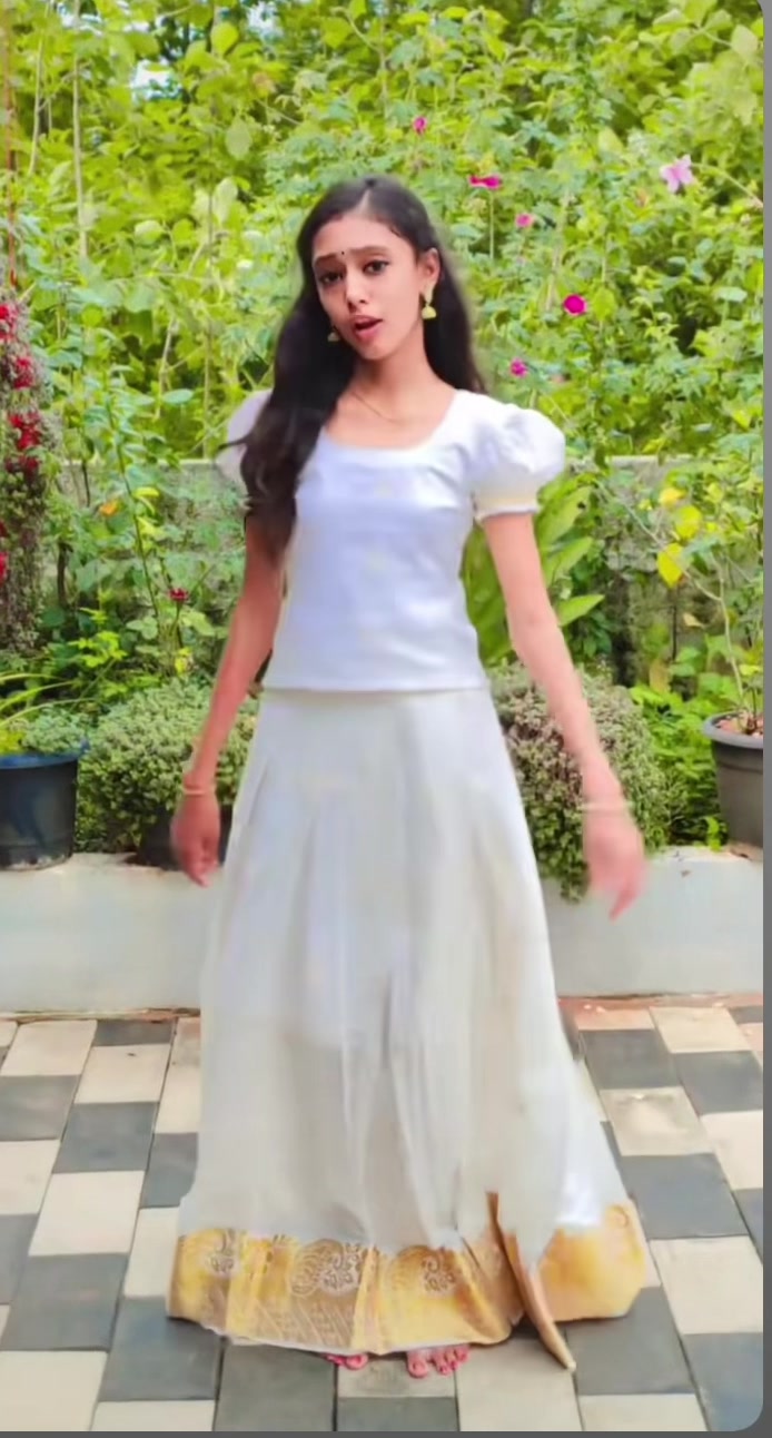 @𝐦𝐚𝐧𝐢𝐬𝐡𝐚_𝐨𝐟𝐟𝐥🍃💃