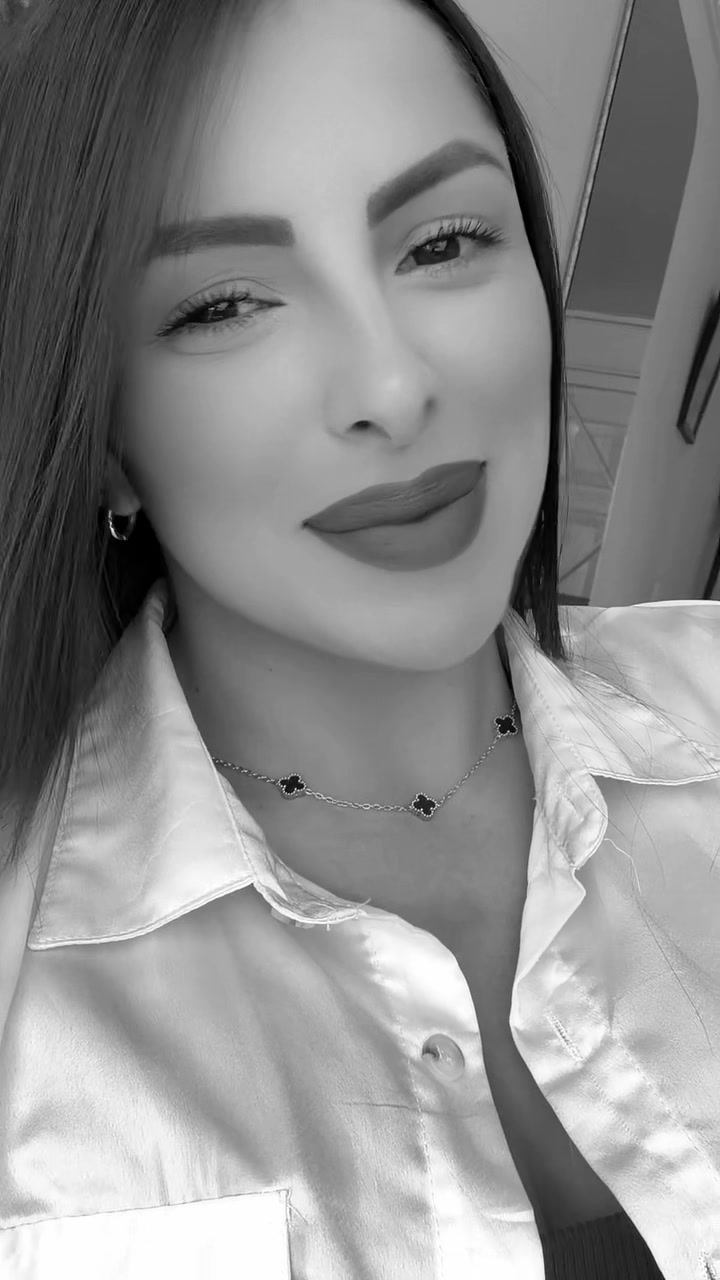 @✨Alejandra . Te sigue