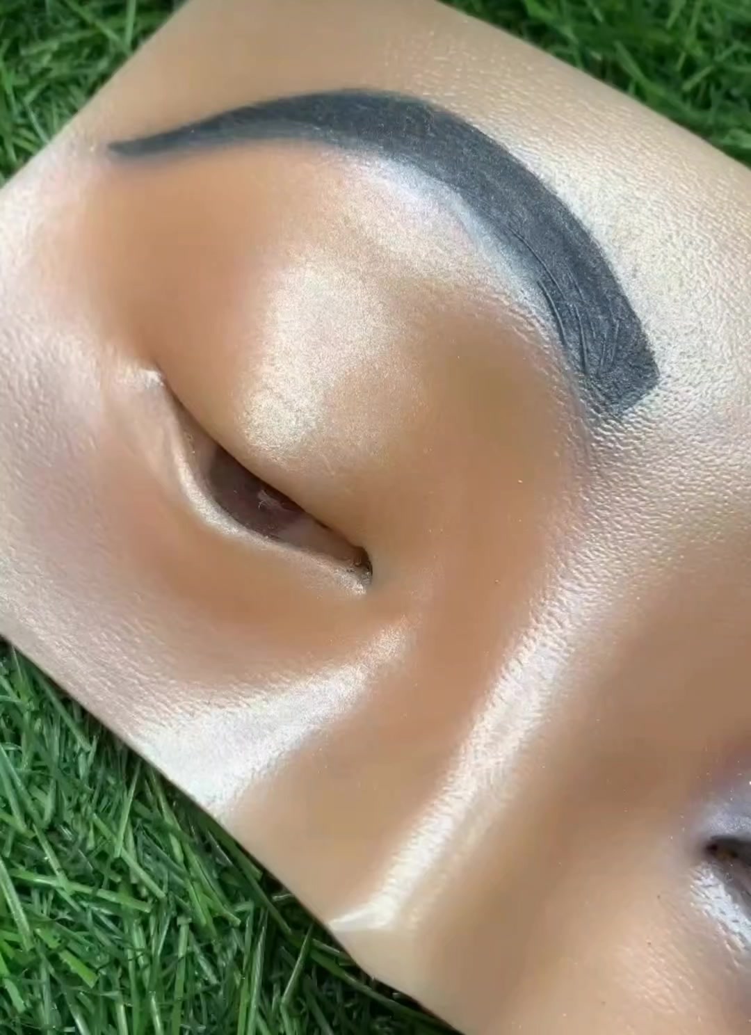 @makeoverbyMonika