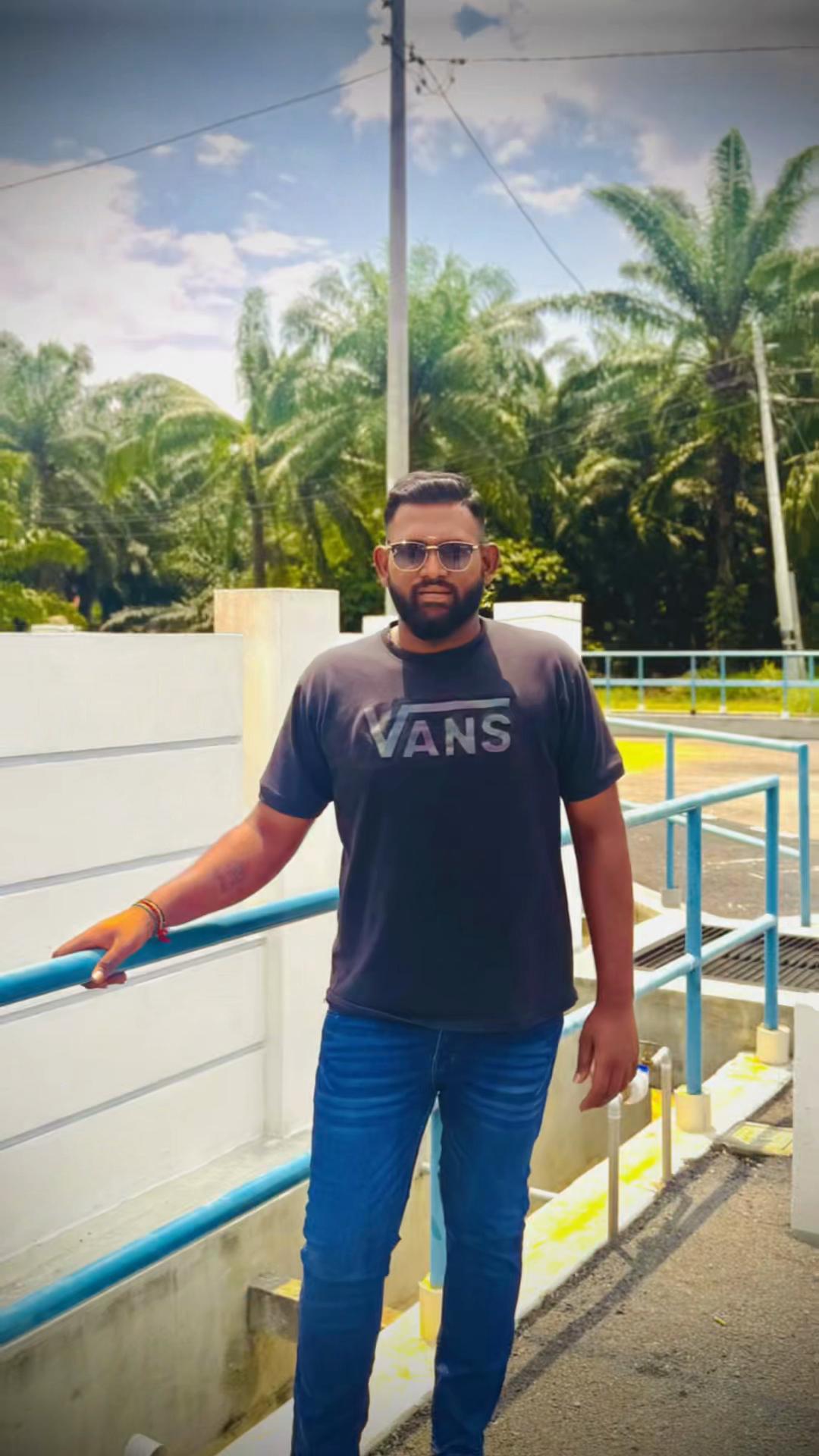 @முகுந்தன்