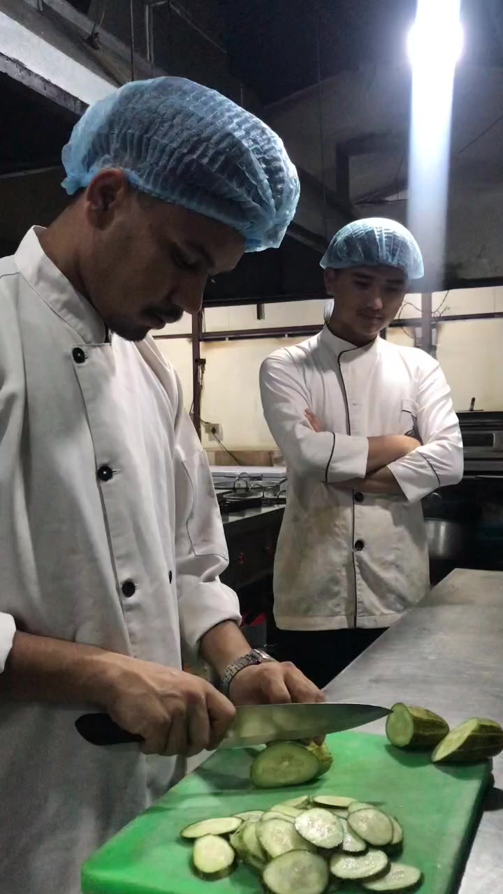 @पासा👨&zwj;🍳