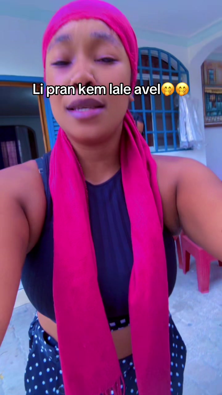 @BARBIE ZUZU REBELLE