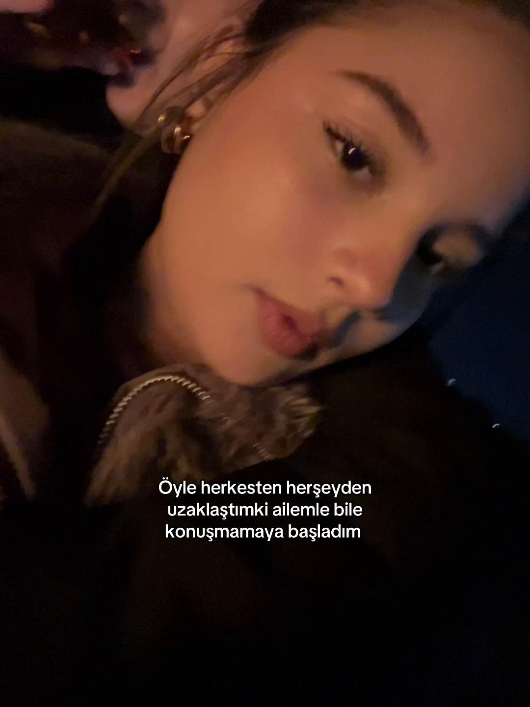 @Elayyllomm🧸