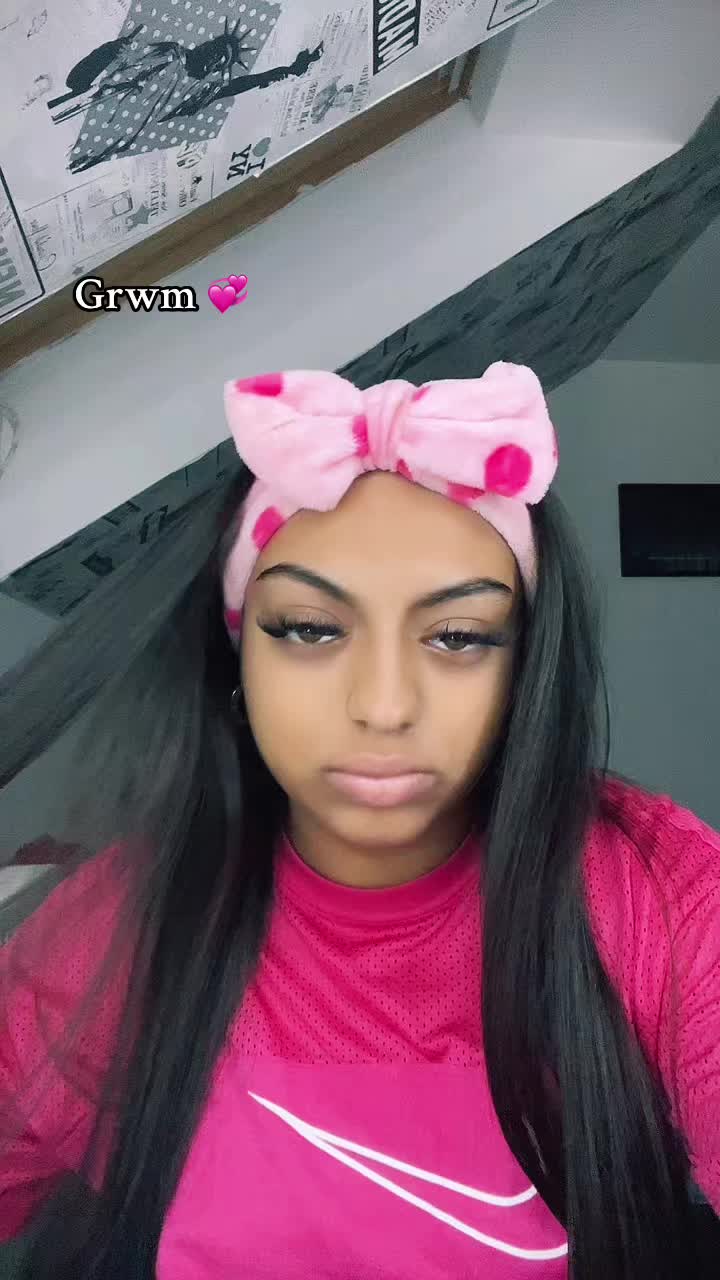 @Valentýna