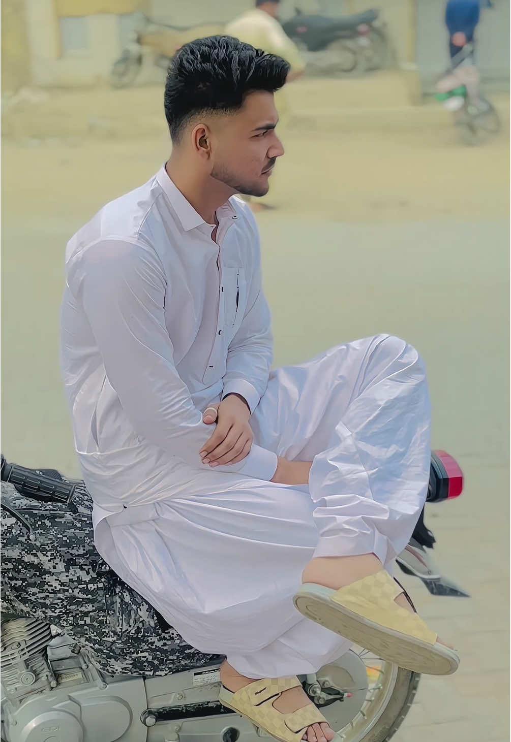 @𝒜𝓈𝒾𝓂 𝒦𝒽𝒶𝓃 𝒜.𝒦