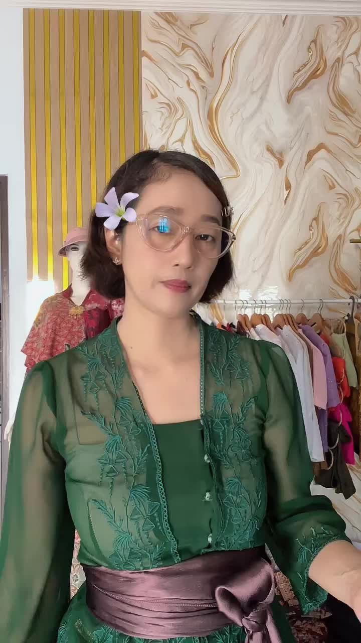@Tut-Nick Ud Sari ID