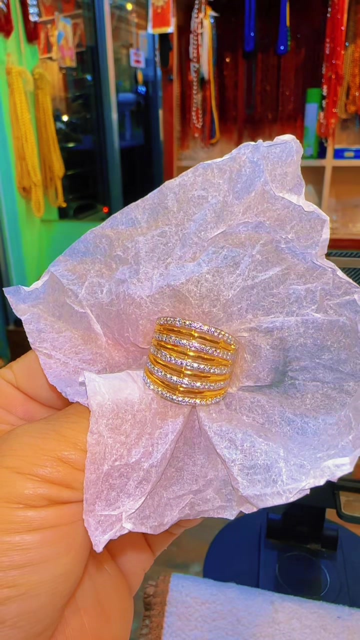 @🧿Divya thakuri 🧿( designer )