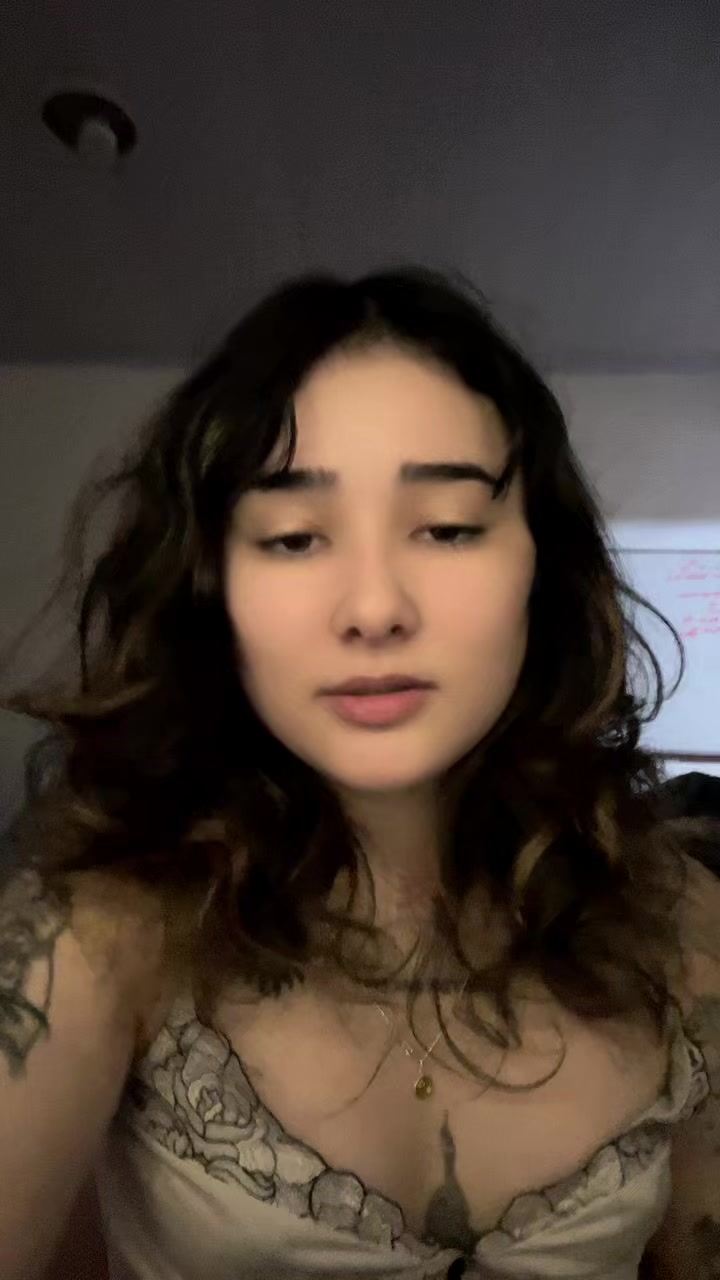 @emi🌙