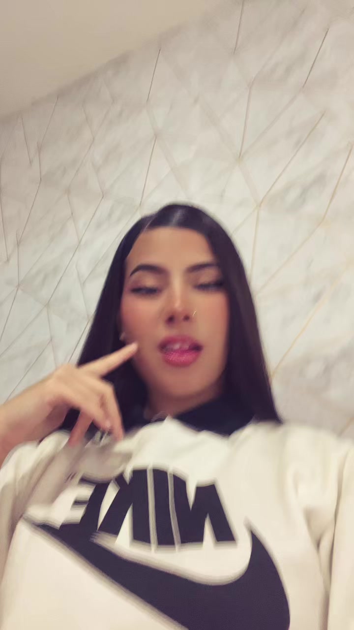 @015_camille