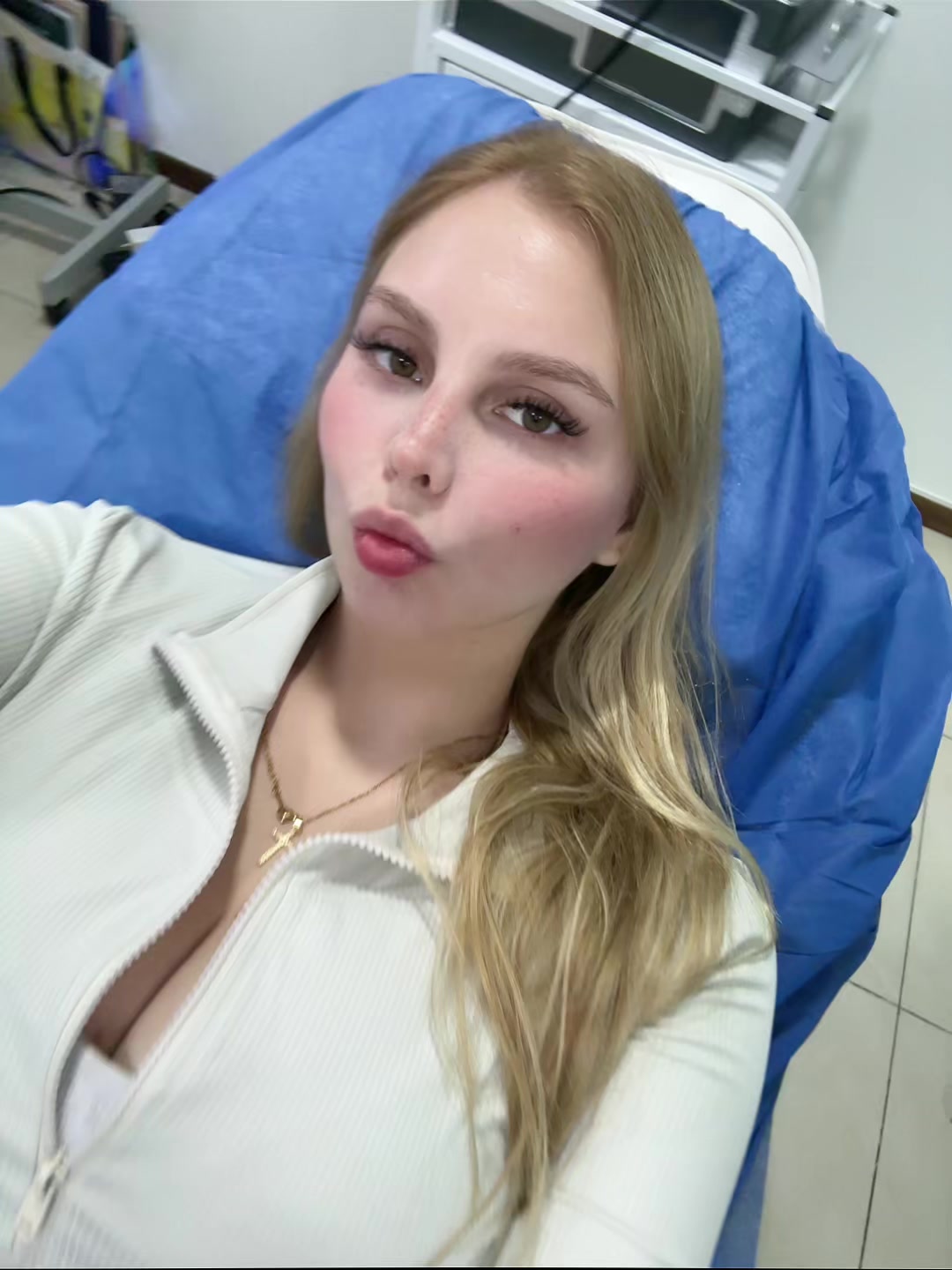 @Nella