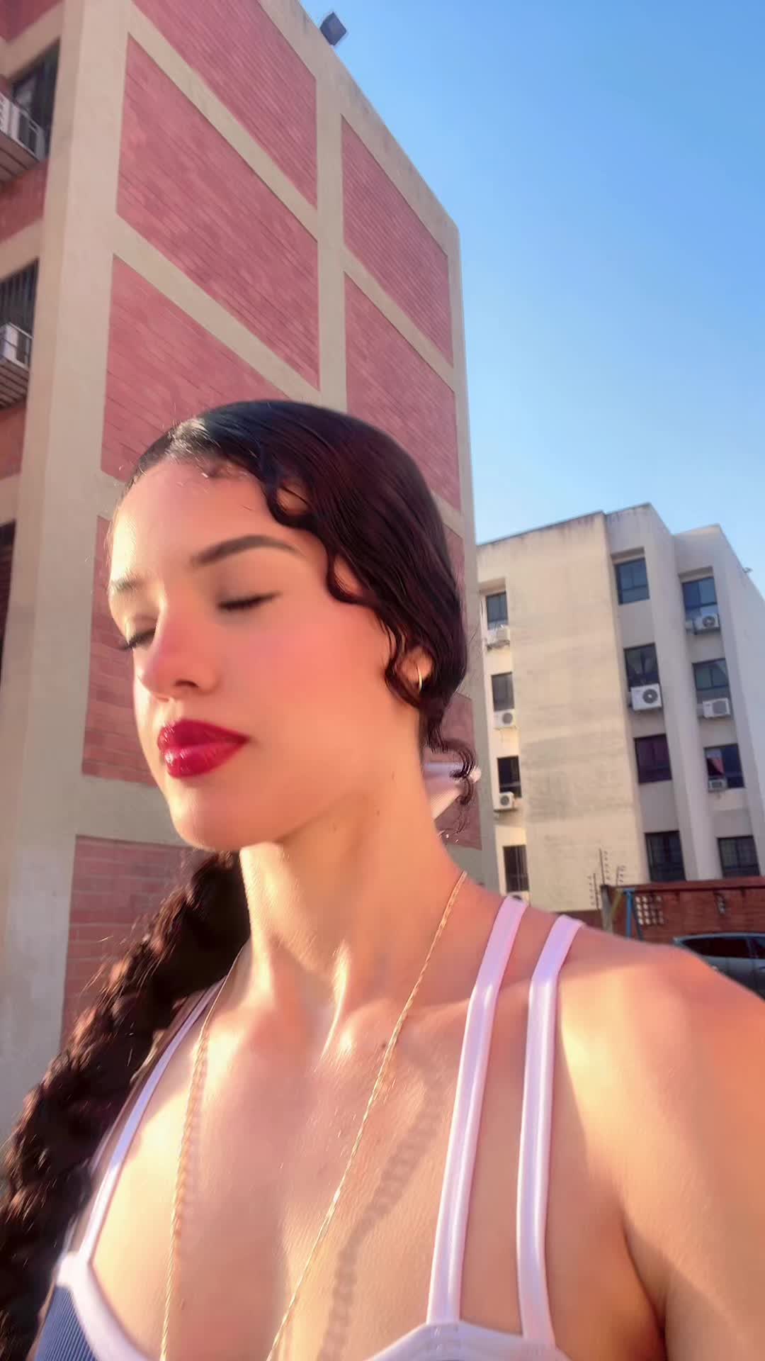 @BRIGITTE PAZ🐝.