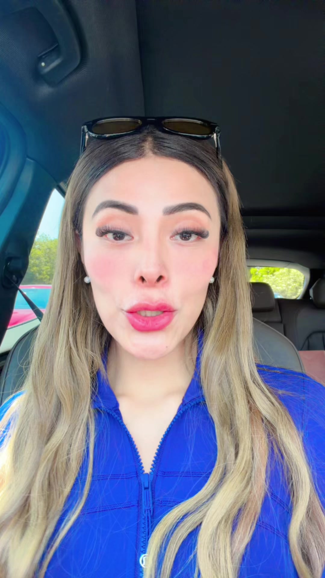 @Ana Flores