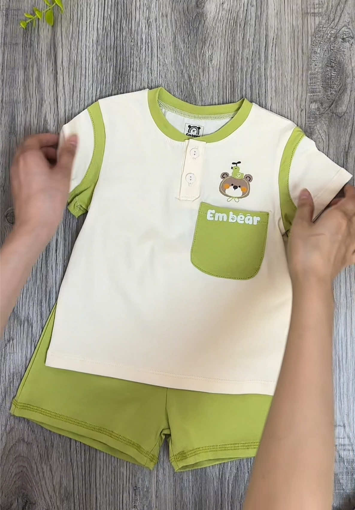 @Em Bear Fashion Kid