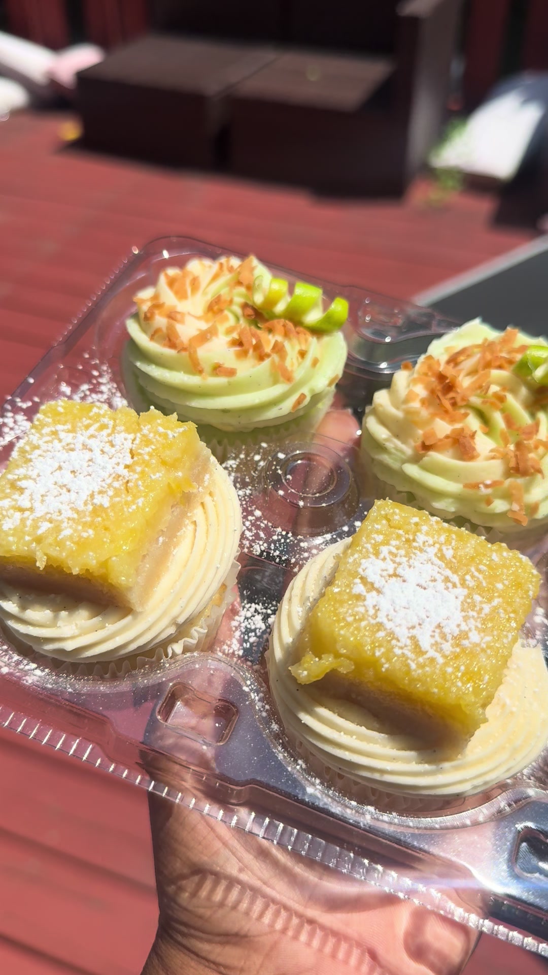@mo.cupcakes