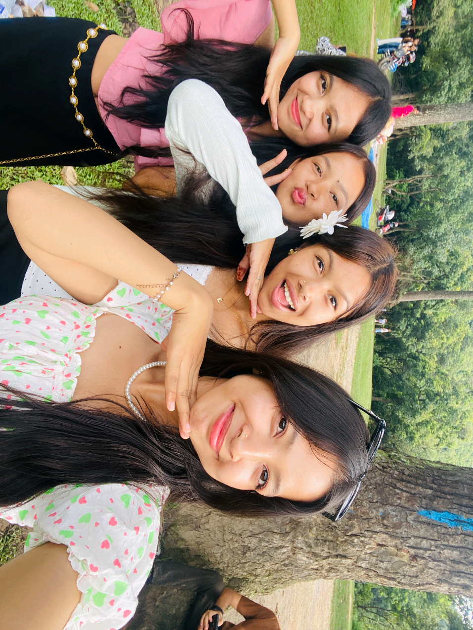 @Pratikshya👻
