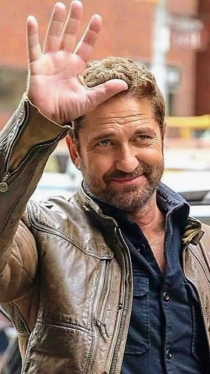 @Gerard Butler Fan Zone