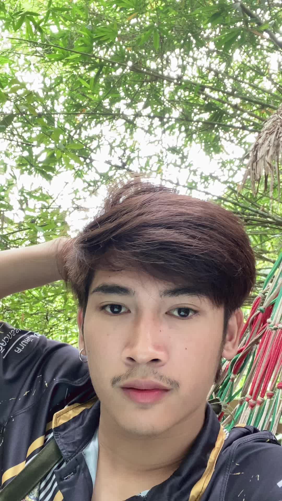 @โอมเพี้ยง