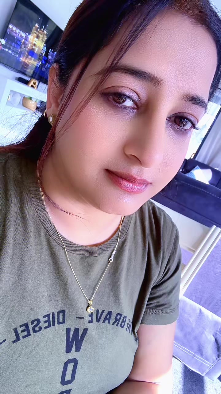 @Riya_Sardarni