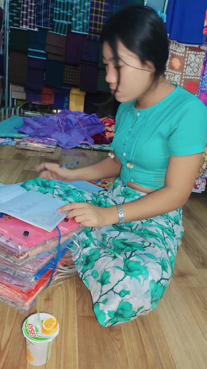 @မီးငယ်လေး အထည်လက်လီ/လက္ကား