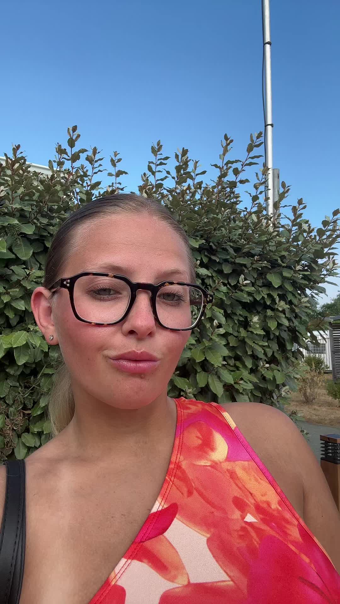 @Eloo