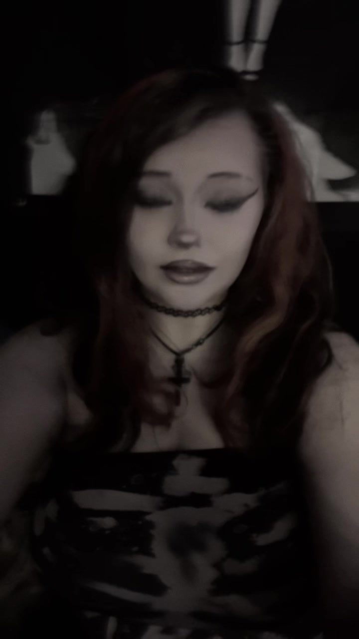 @livingde4dgirl