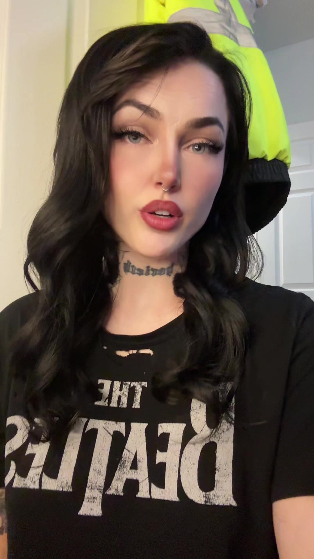 @Feral Barbie 🥀