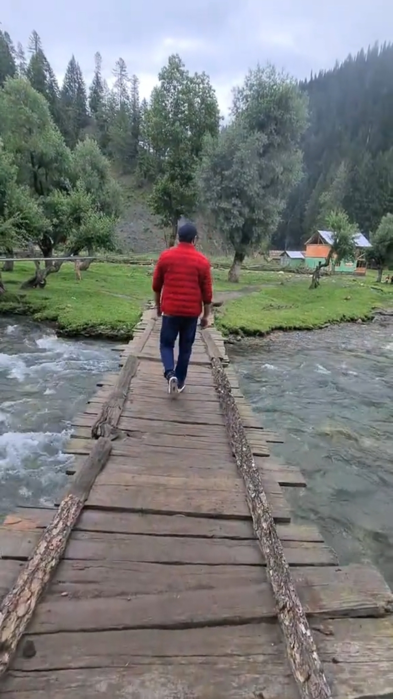 @ₒᵣdᵢₙₐᵣy⛰️ₜᵣₐᵥₑₗₗₑᵣ