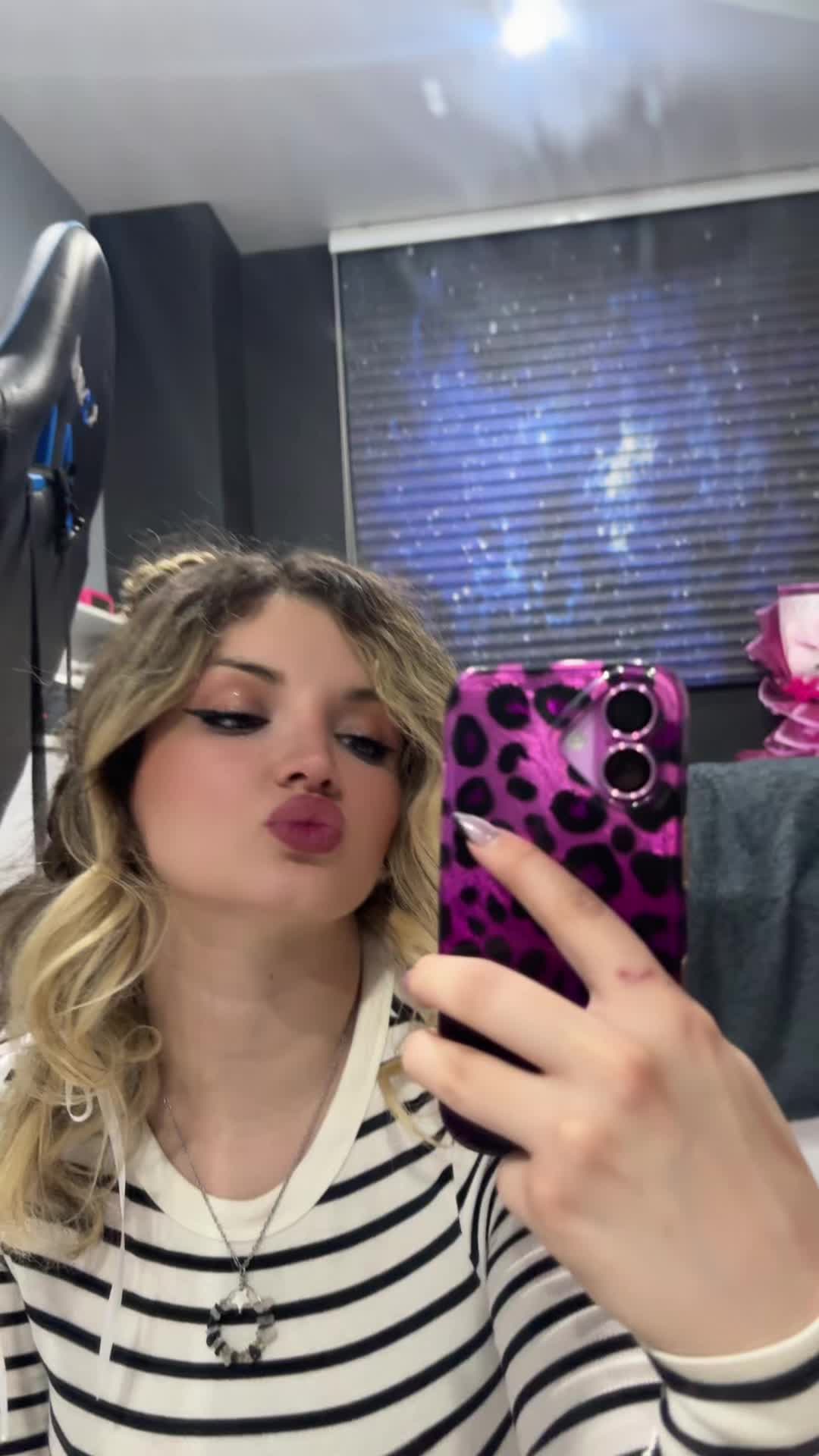 @Anahitaque