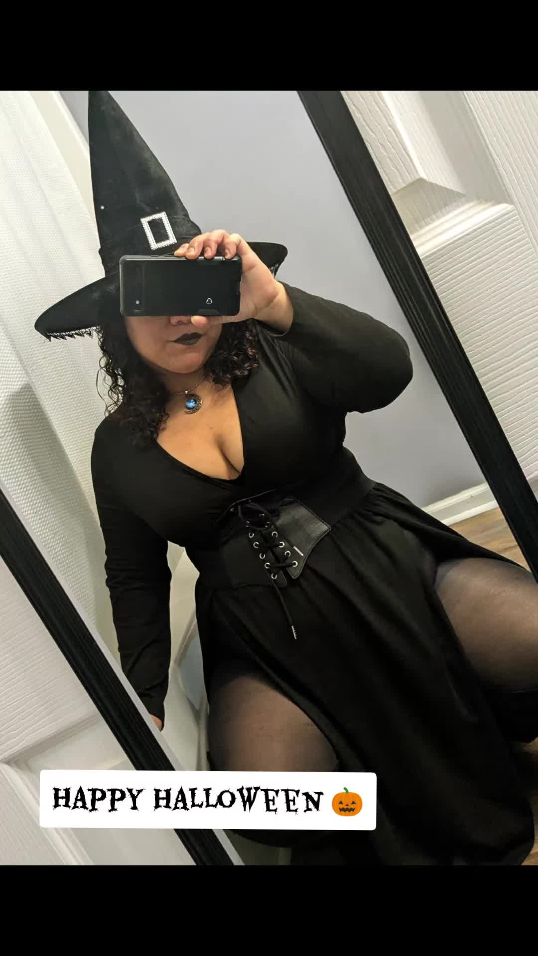 @espooky👻spicy🌶️corgi