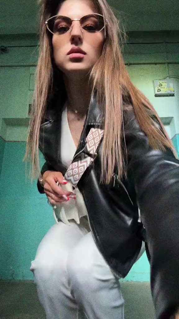 @Angel17