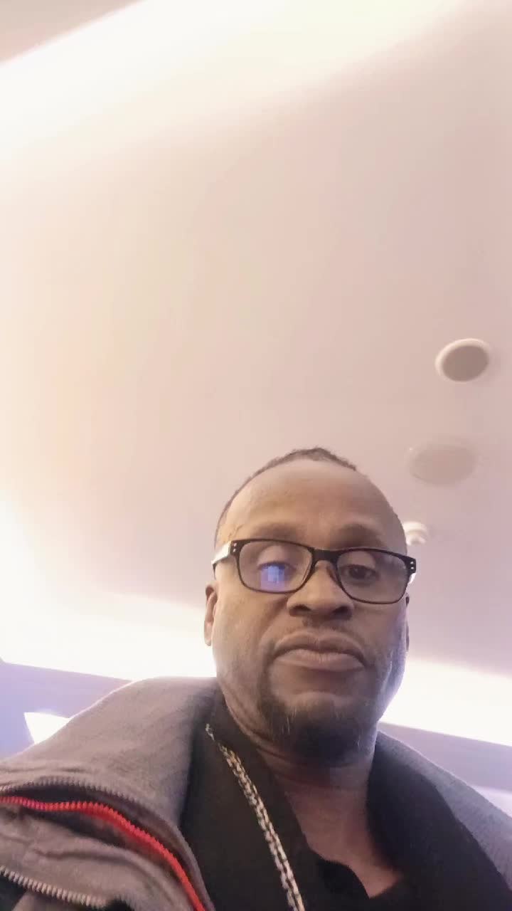 @Shakes Dlutu