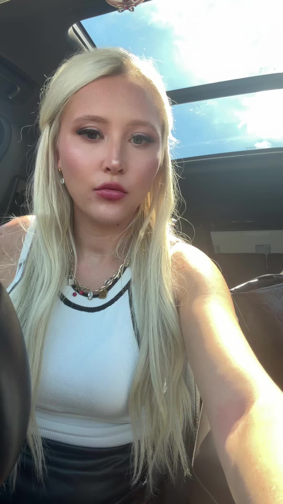 @Christian Nicole ๐