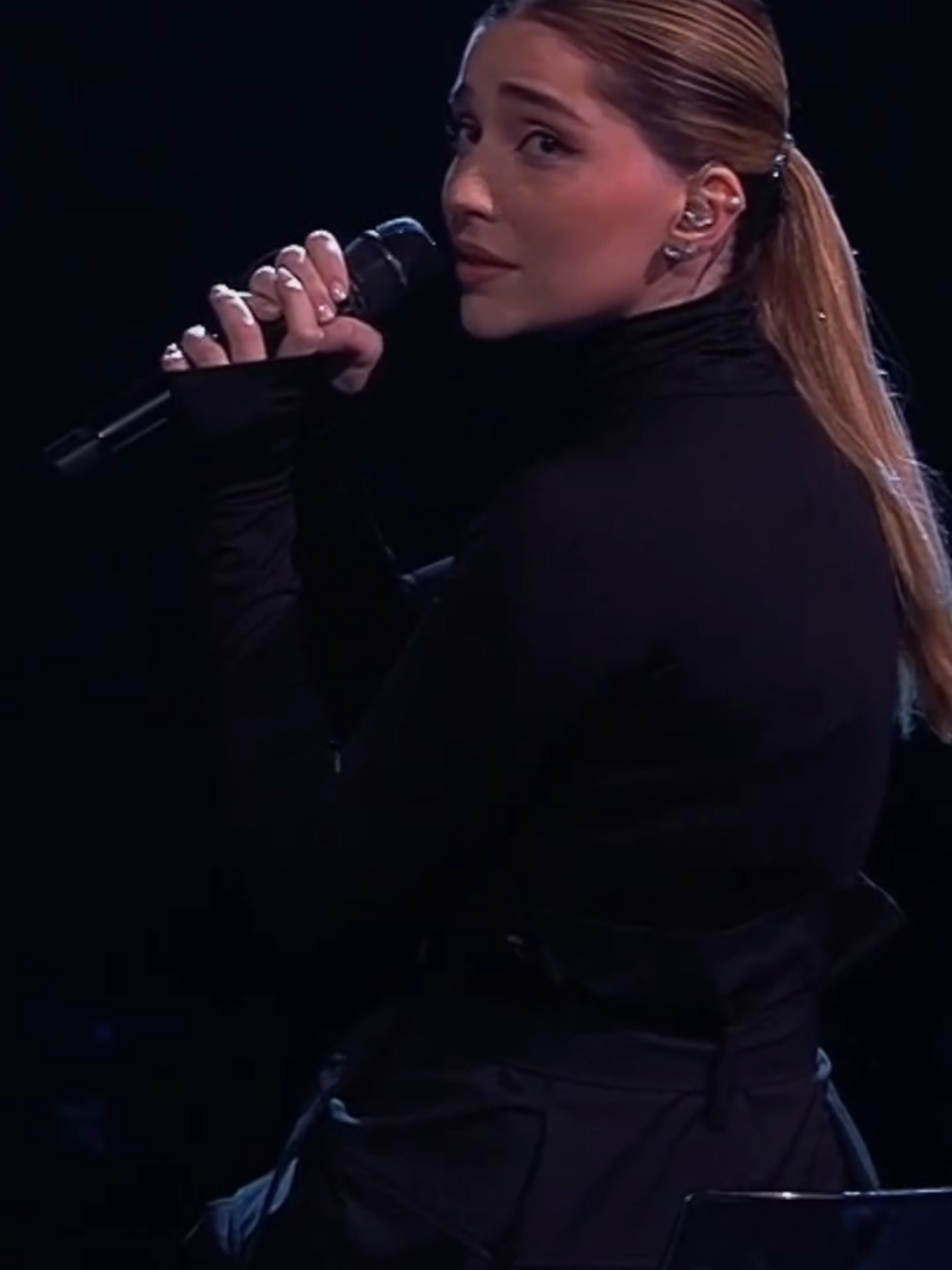 @<3