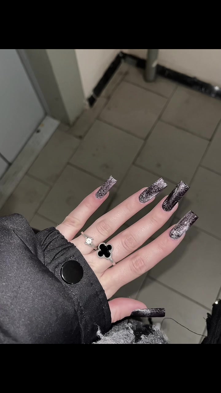 @𖣂︎ Леонова